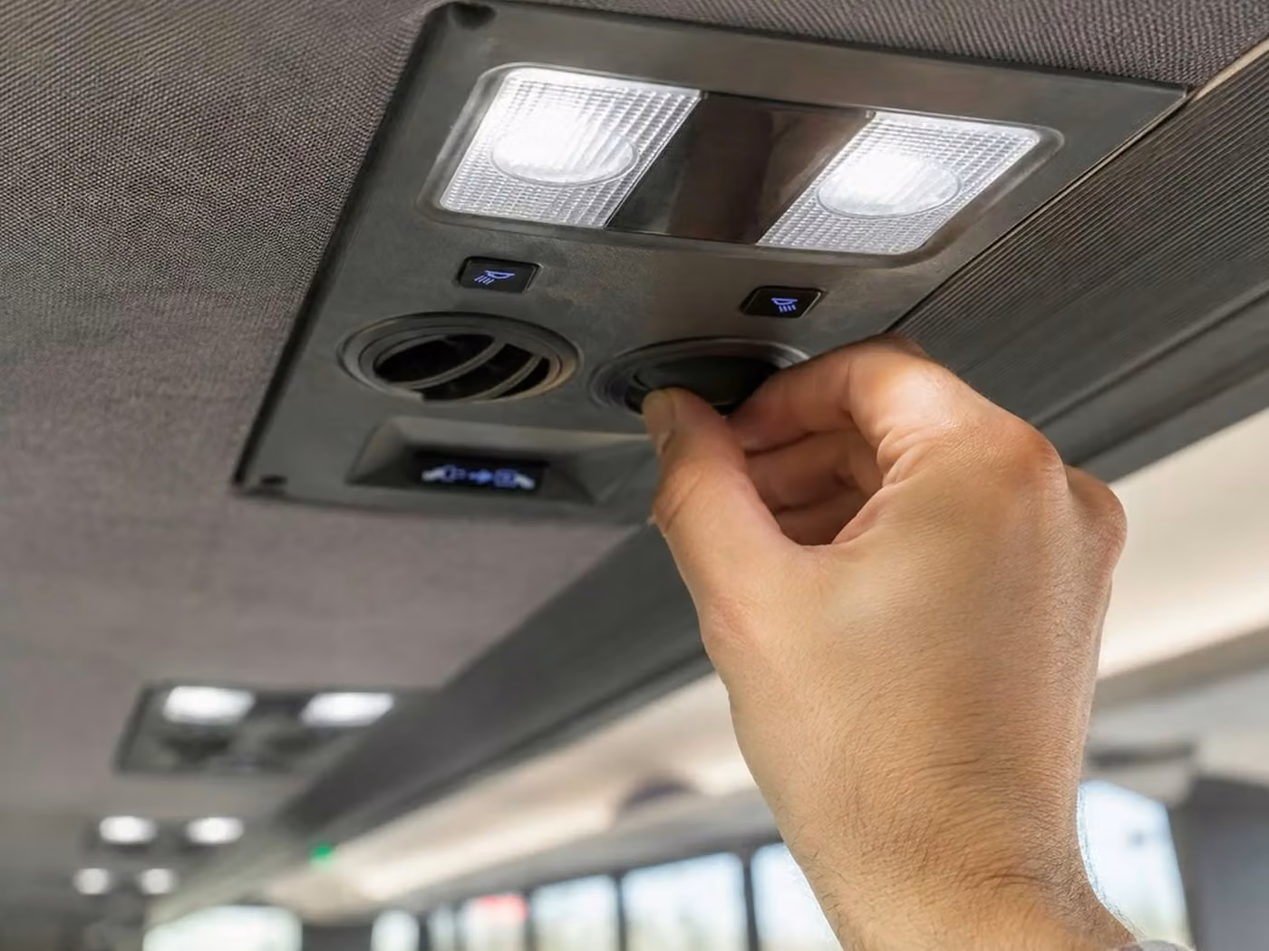 estero 18 passenger minibus climate control