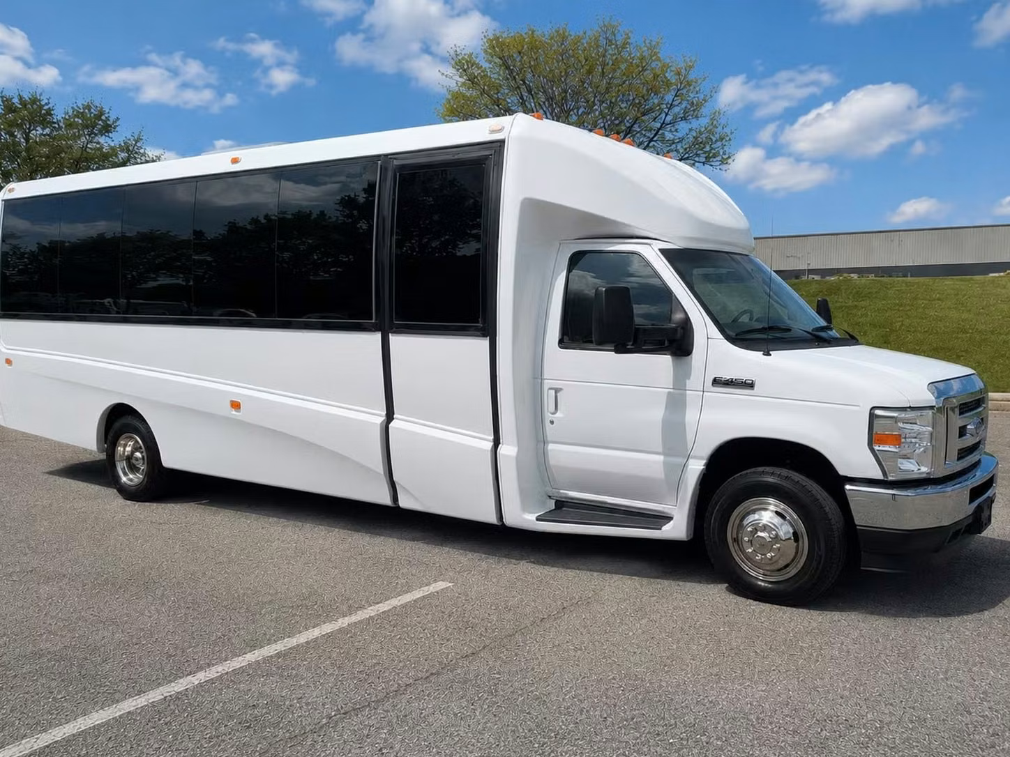 estero 20 passenger minibus rental