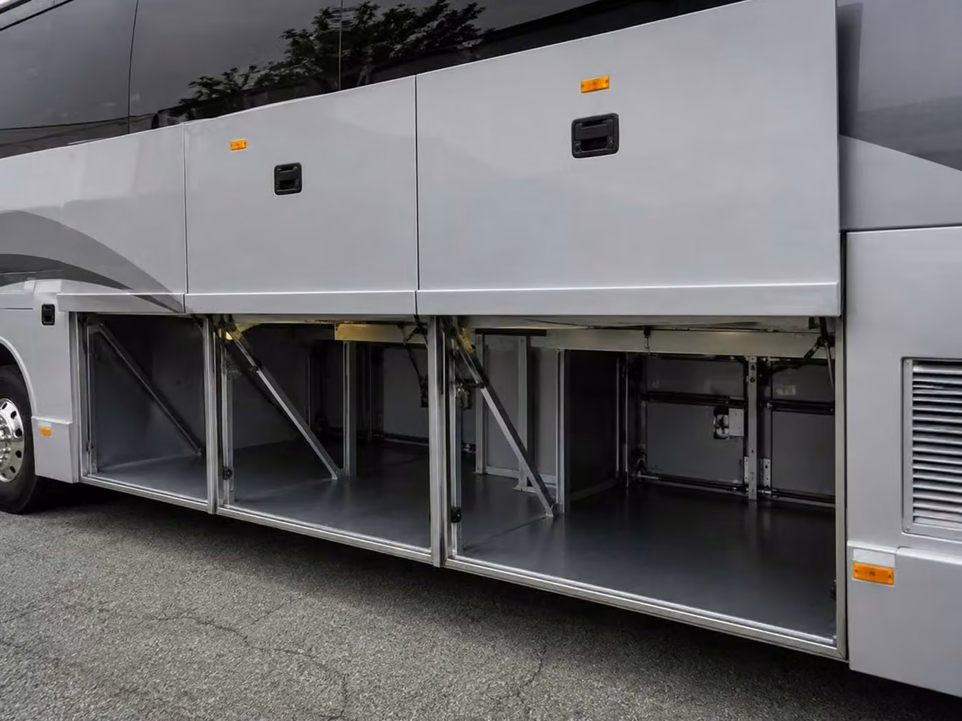 estero 56 passenger charter bus luggage bays